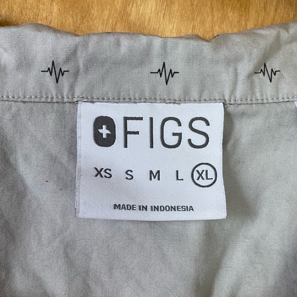 Figs Pajama Shirt and Shorts Set - Picture 5 of 9